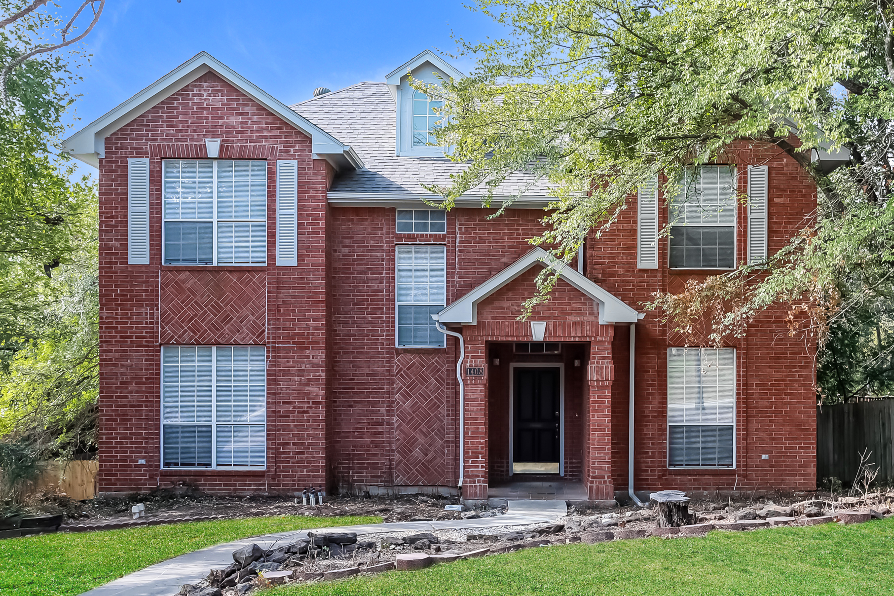 1408 FoxHollow DENTON, TX 76205
